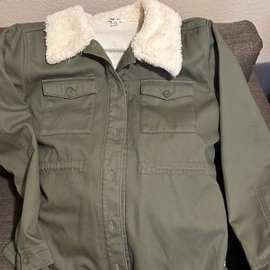 Hang Ten Olive Utility Jacket with Cream Sherpa Collar.  Like new